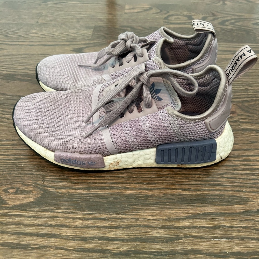 Adidas NMD R1 in Soft Purple - Picture 3 of 6